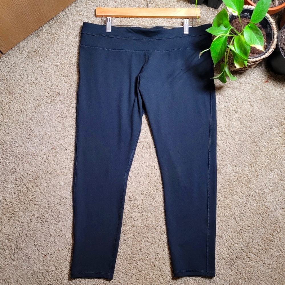 C9 Champion Duo Dry Size XXL Black High Waist Capri Leggings
